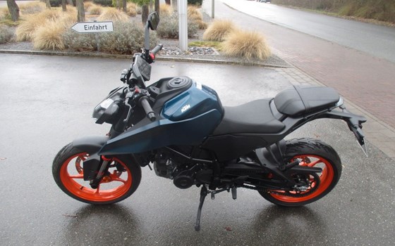 Gebrauchtmotorrad KTM 125 Duke - Bild 6