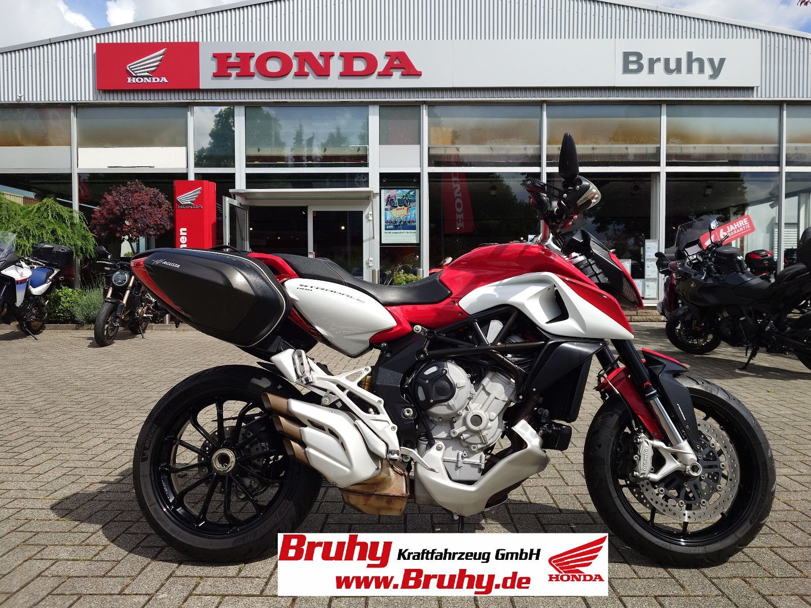 MV Agusta Stradale 800