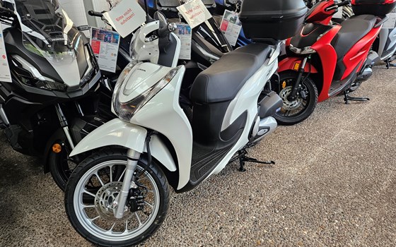 Gebrauchtmotorrad Honda SH Mode 125 - Bild 1