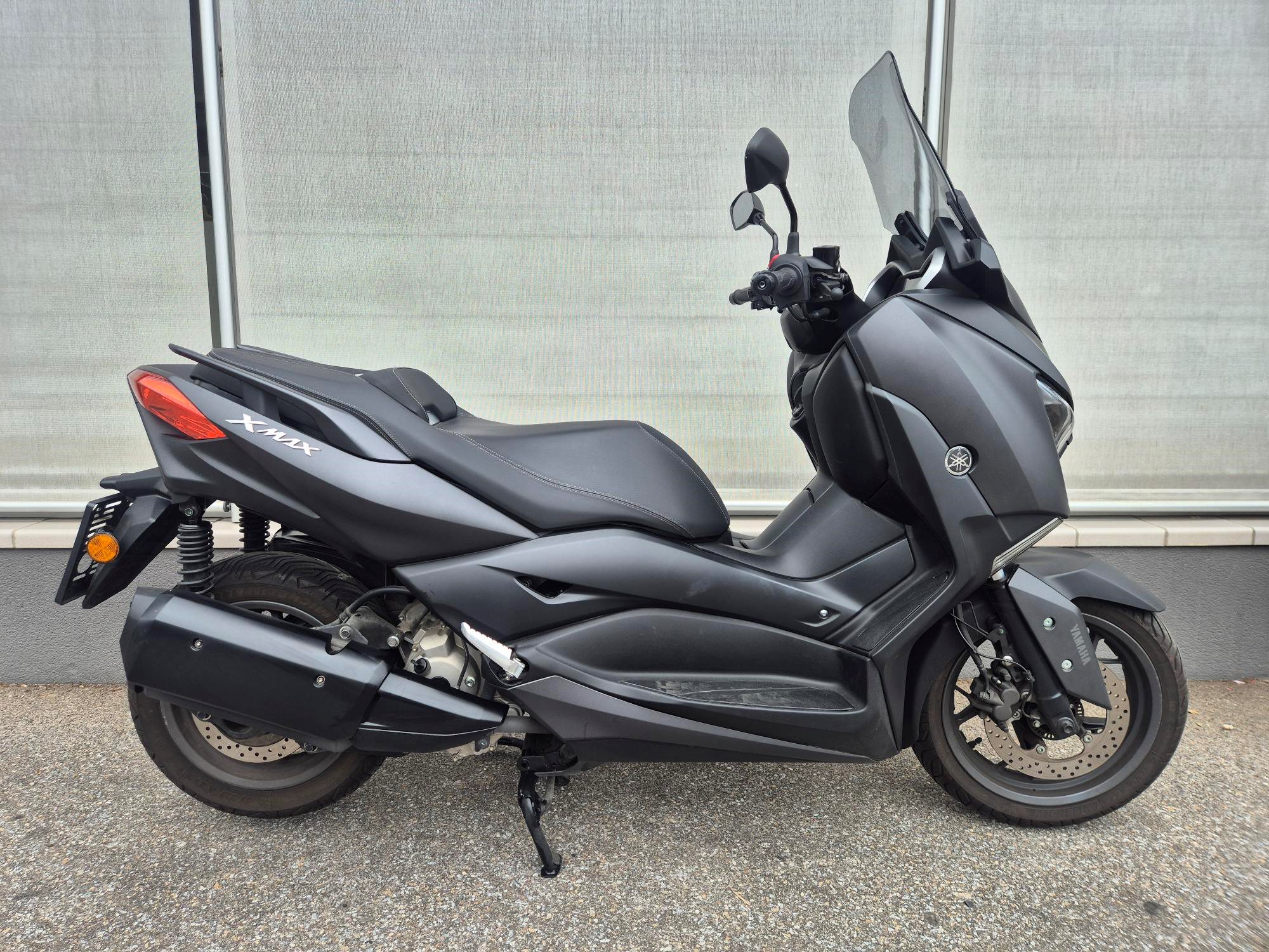 Yamaha XMAX 300