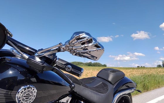 Gebrauchtmotorrad Harley-Davidson Softail Breakout FXSB - Bild 16