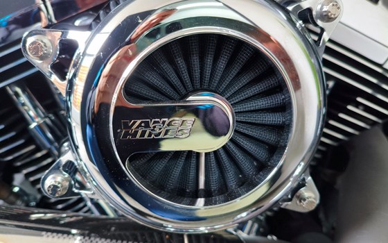 Gebrauchtmotorrad Harley-Davidson Softail Breakout FXSB - Bild 4