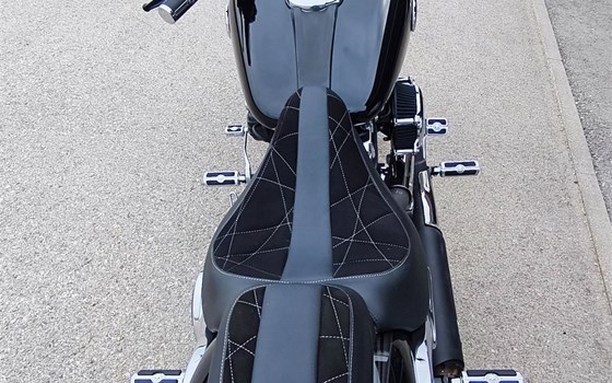 Gebrauchtmotorrad Harley-Davidson Softail Breakout FXSB - Bild 8