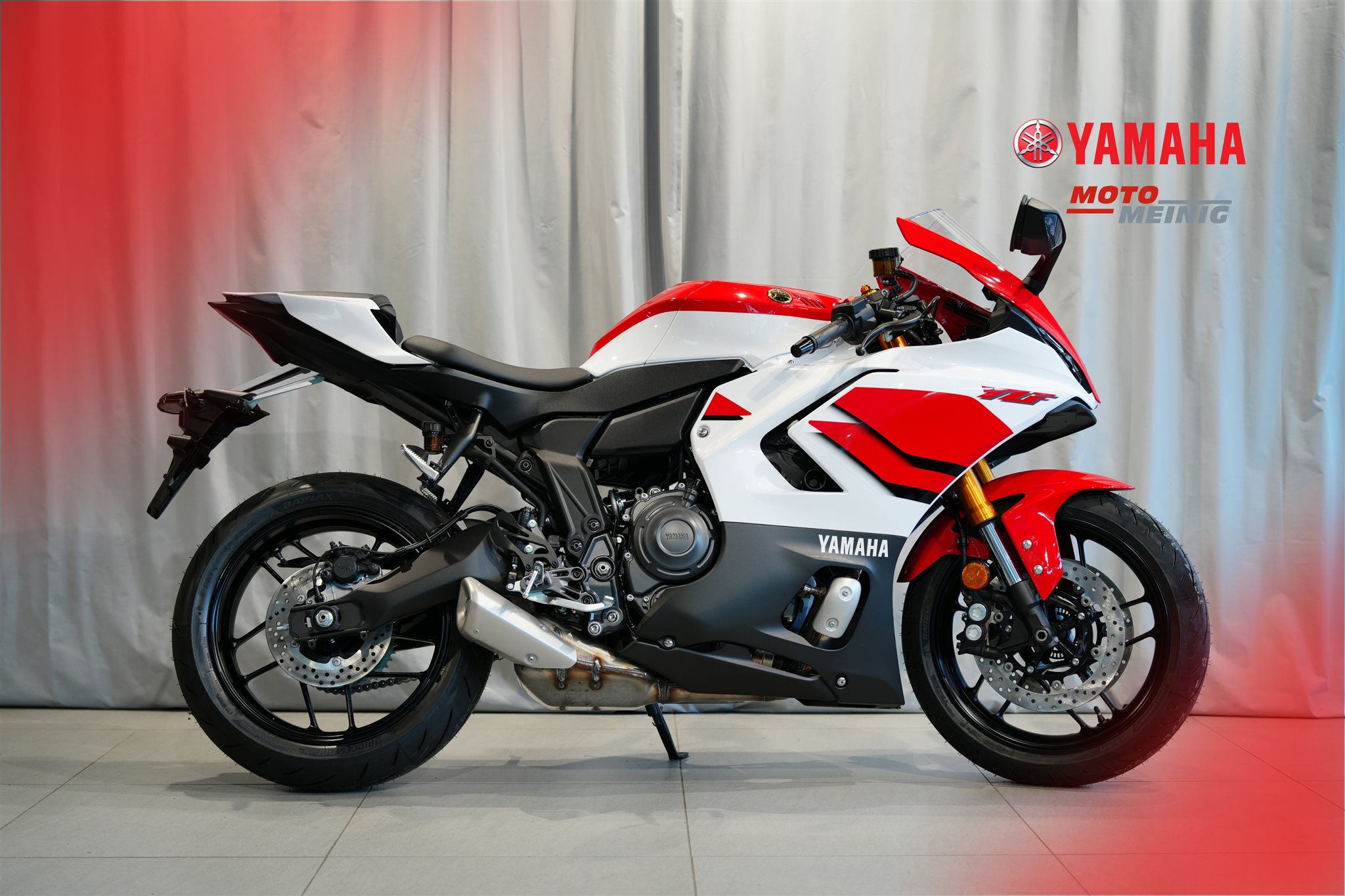 Yamaha R7