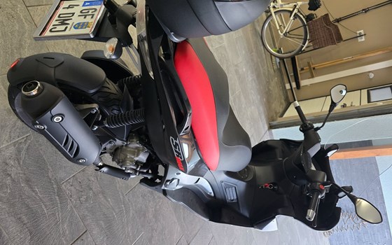 Gebrauchtmotorrad Aprilia SR-Max 300ie - Bild 3
