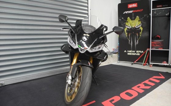 Gebrauchtmotorrad Aprilia RSV4 1100 Factory - Bild 3