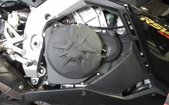 Gebrauchtmotorrad Aprilia RSV4 1100 Factory - Bild 8