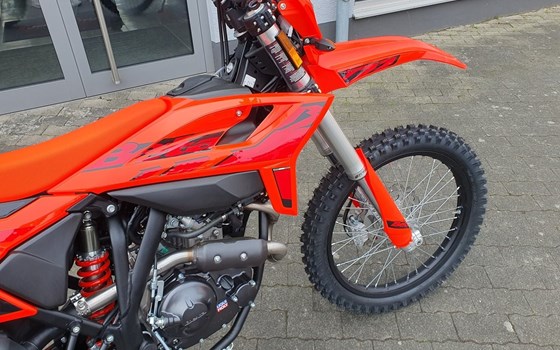 Neufahrzeug Beta RR 125 4T LC Enduro - Bild 5