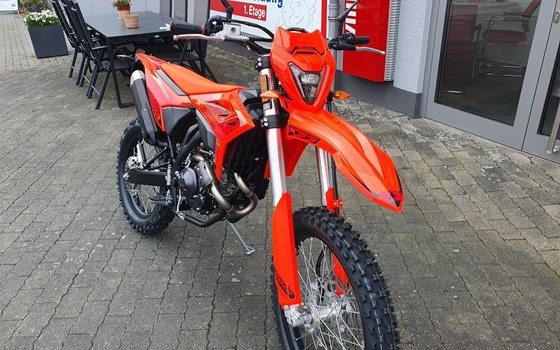 Neufahrzeug Beta RR 125 4T LC Enduro - Bild 8