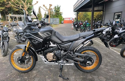 Neumotorrad Voge DS800X Rally