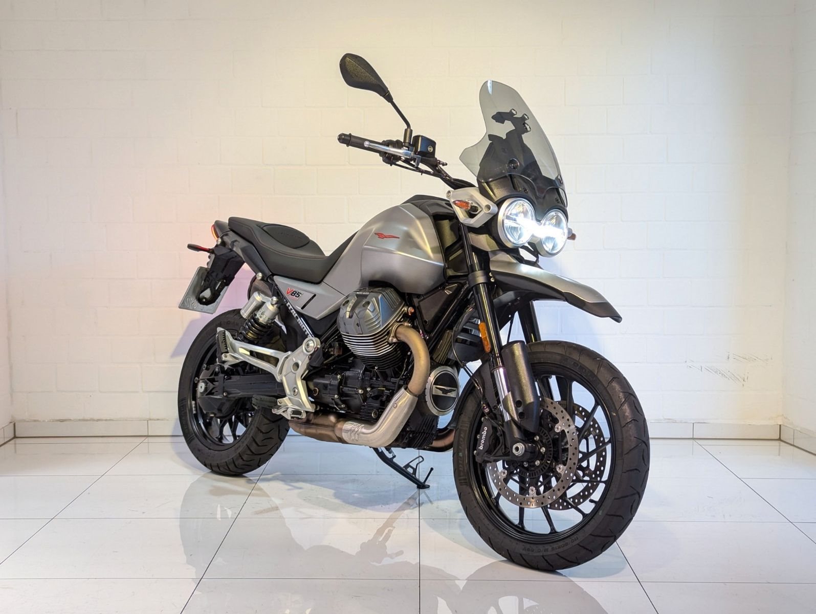 Moto Guzzi V85 Strada