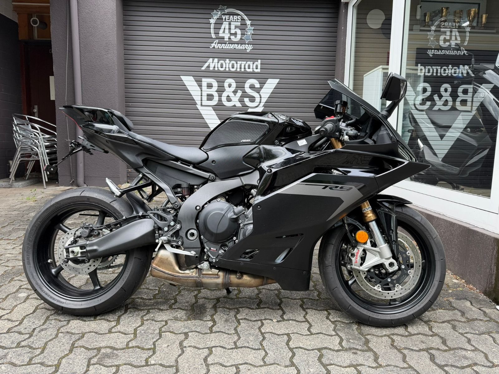 Yamaha R9