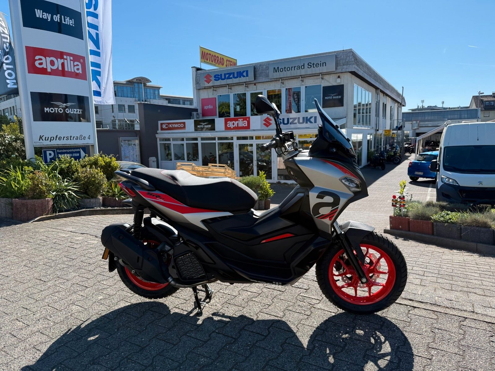 Aprilia SR GT Sport 200