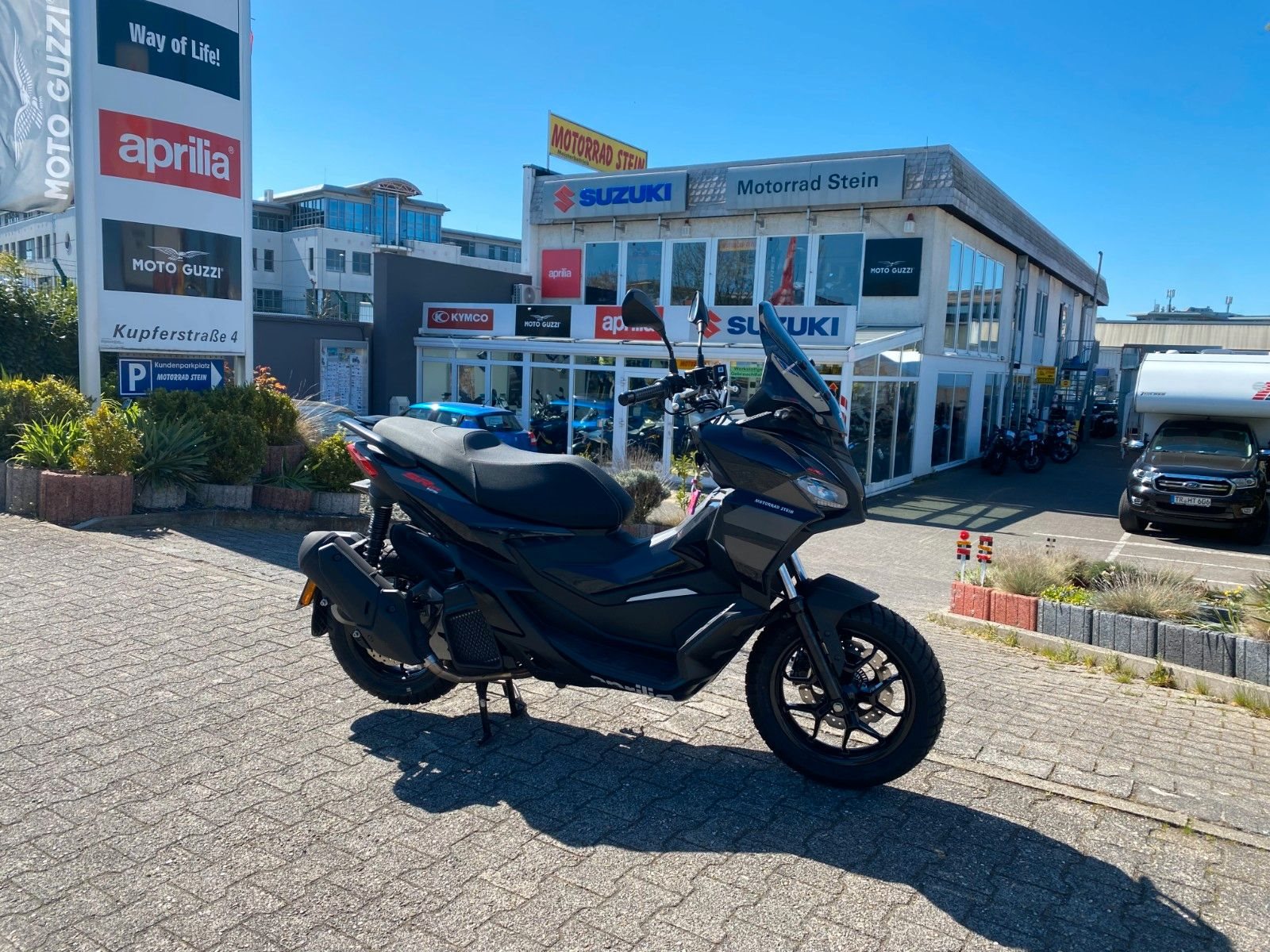 Aprilia SR GT 200