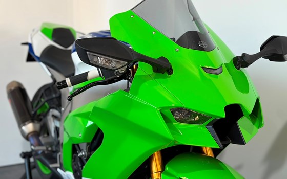Gebrauchtmotorrad Kawasaki Ninja ZX-10R 40th Anniversary Edition - Bild 4