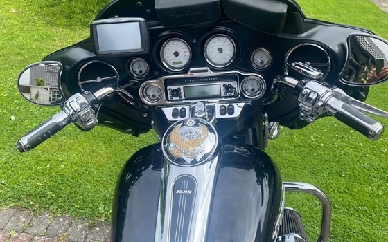 Gebrauchtmotorrad Harley-Davidson Street Glide FLHX - Bild 10