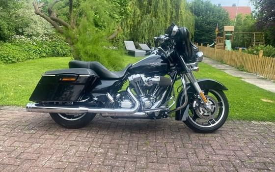 Gebrauchtmotorrad Harley-Davidson Street Glide FLHX - Bild 3