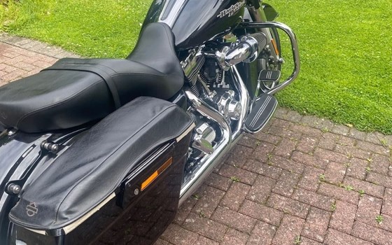 Gebrauchtmotorrad Harley-Davidson Street Glide FLHX - Bild 9