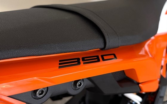 Neufahrzeug KTM 390 SMC R - Bild 4