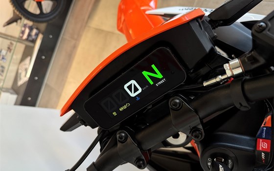 Neufahrzeug KTM 390 SMC R - Bild 5