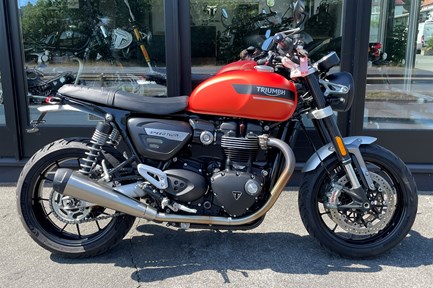 Triumph Speed Twin 1200