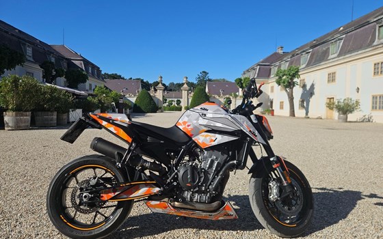 Gebrauchtmotorrad KTM 890 Duke - Bild 1