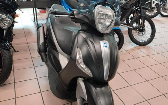 Gebrauchtmotorrad Piaggio Beverly 350ie Sport Touring - Bild 4