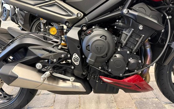 Gebrauchtmotorrad Triumph Street Triple 765 RS - Bild 3