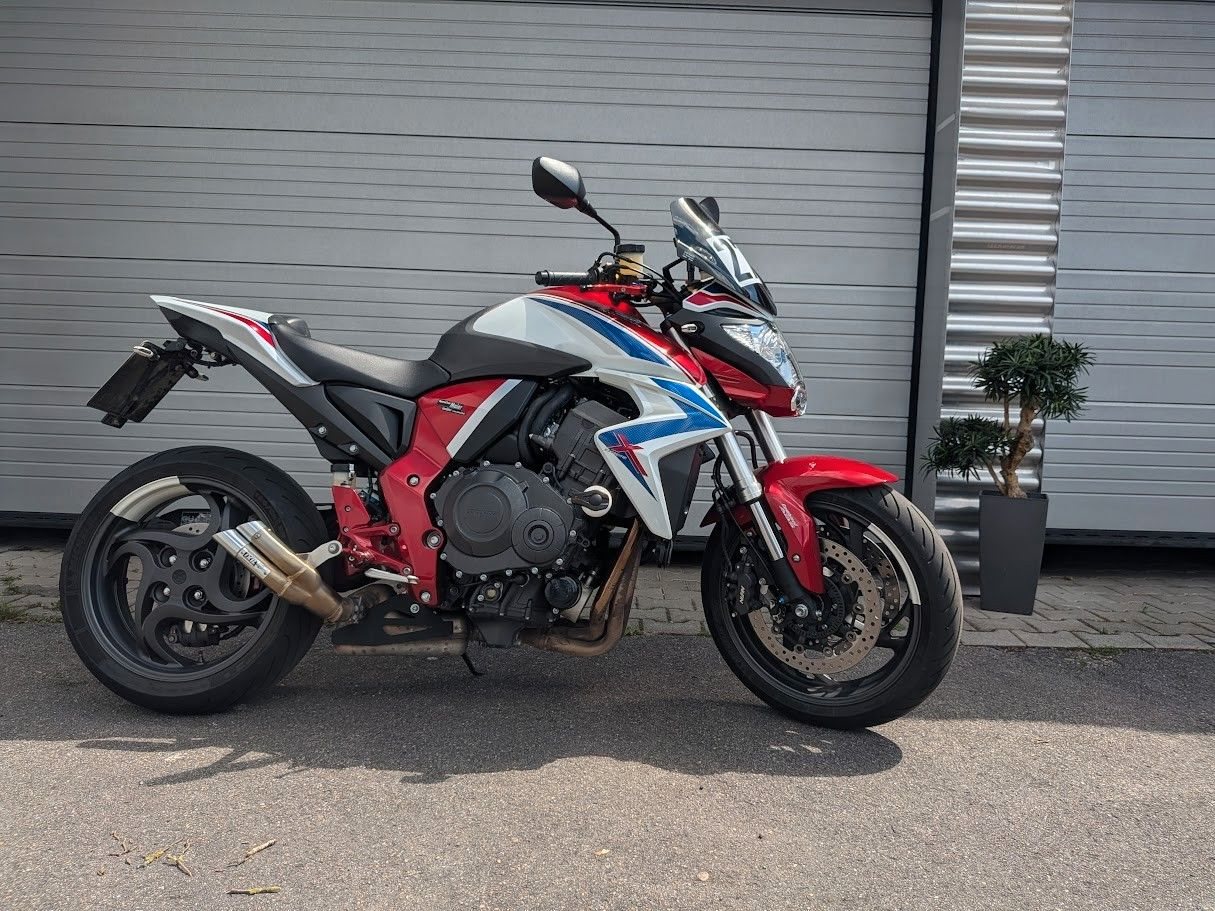 Honda CB1000R+