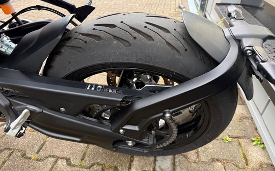 Gebrauchtmotorrad Triumph Trident 660 - Bild 12