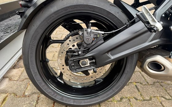 Gebrauchtmotorrad Triumph Trident 660 - Bild 17