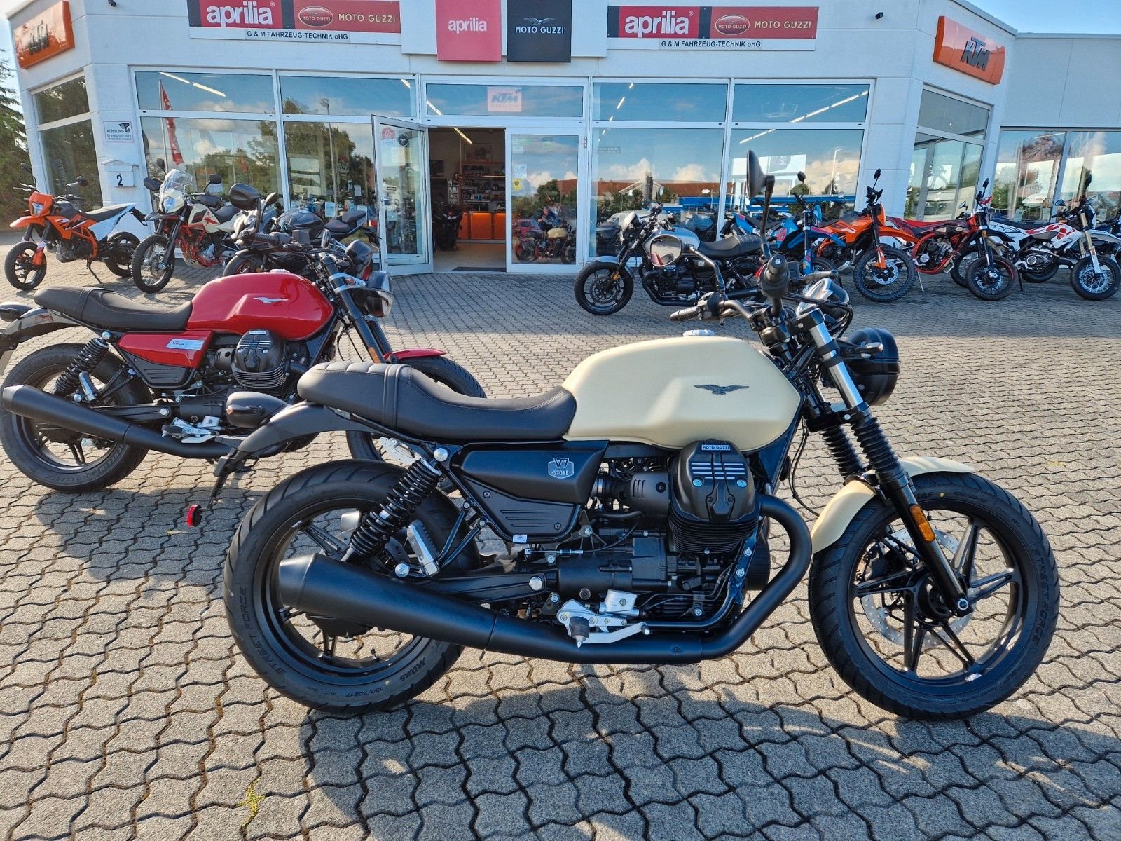 Moto Guzzi V7 Stone 