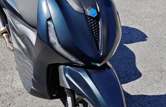Gebrauchtmotorrad Piaggio Beverly 400 hpe - Bild 3