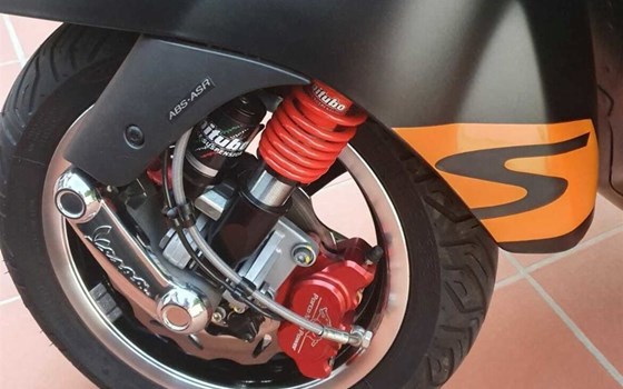 Gebrauchtmotorrad Vespa GTS 300 - Bild 1