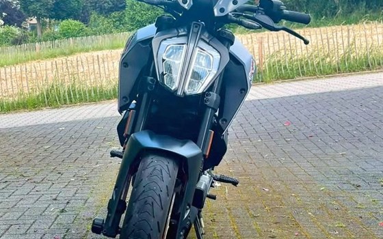 Gebrauchtmotorrad KTM 125 Duke - Bild 3