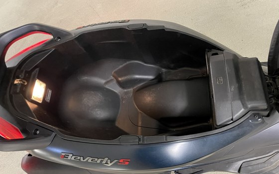 Gebrauchtmotorrad Piaggio Beverly 400 hpe - Bild 2