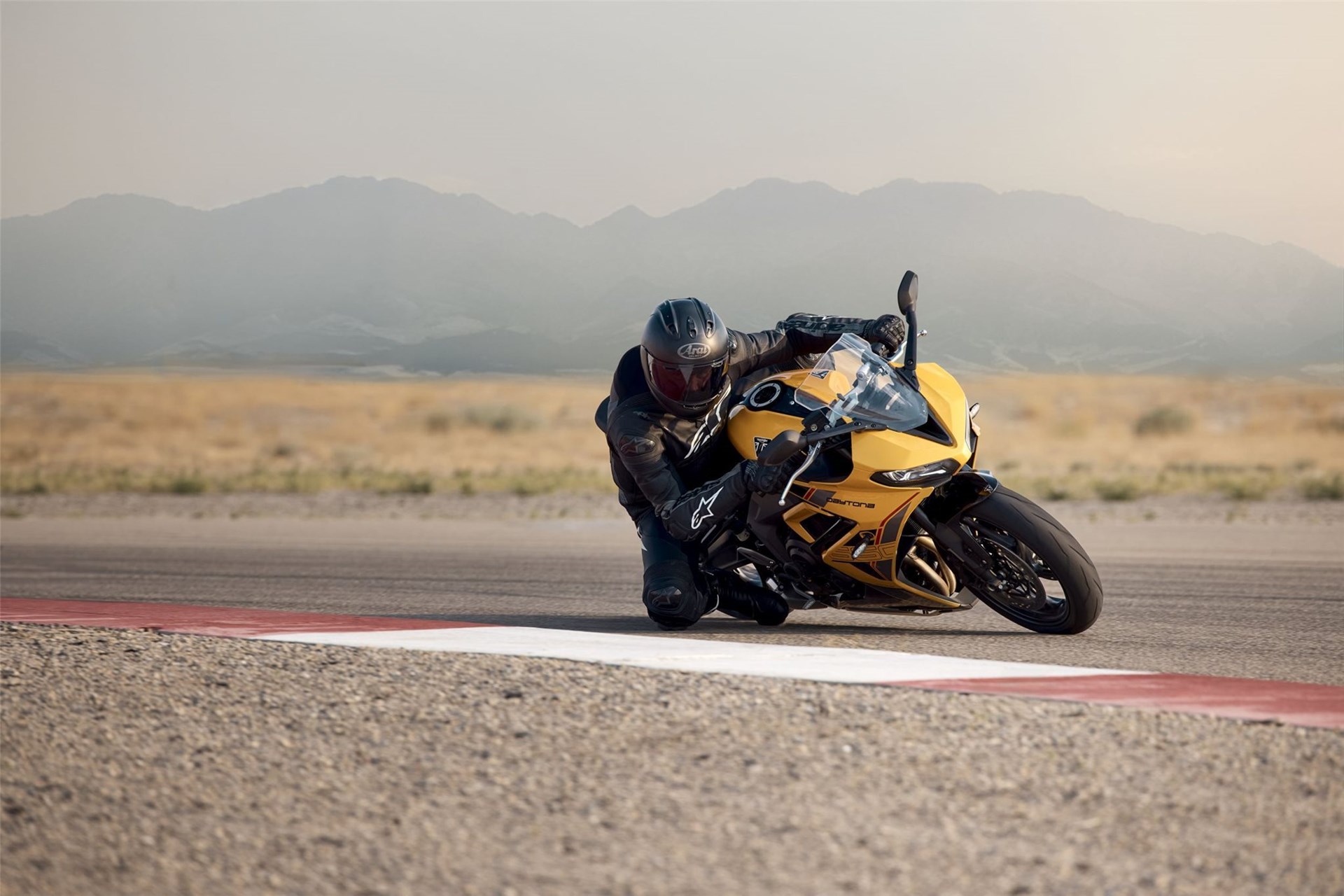 Triumph Daytona 660