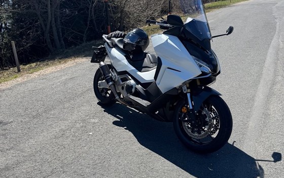 Gebrauchtmotorrad Honda Forza 750 - Bild 2