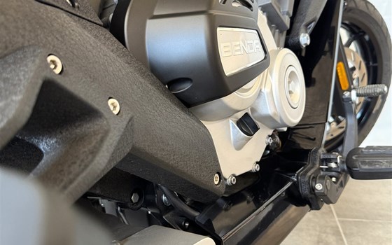 Gebrauchtmotorrad Benda LFC 700 - Bild 11