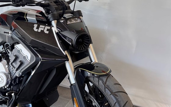 Gebrauchtmotorrad Benda LFC 700 - Bild 4