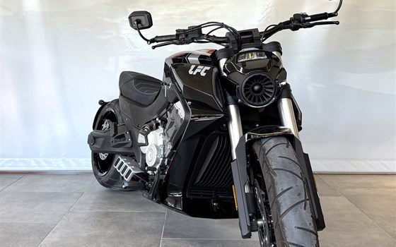 Gebrauchtmotorrad Benda LFC 700 - Bild 6