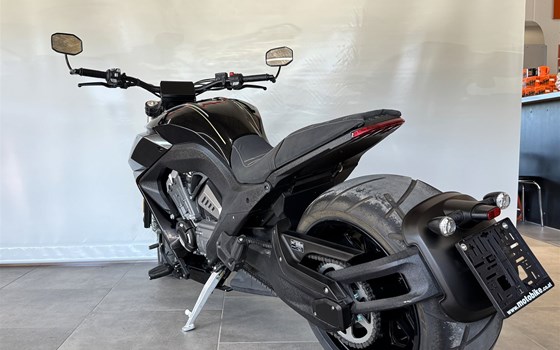 Gebrauchtmotorrad Benda LFC 700 - Bild 8