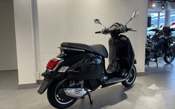 Motorrad Occasion Vespa GTS 125 Super - Bild 3