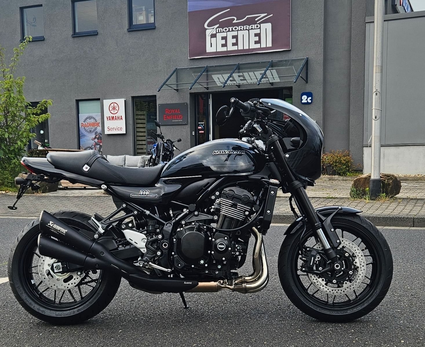 Kawasaki Z900 RS Black Ball Edition