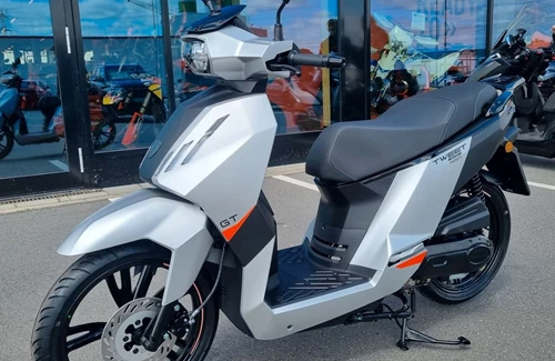 Neumotorrad Peugeot Tweet 125 GT