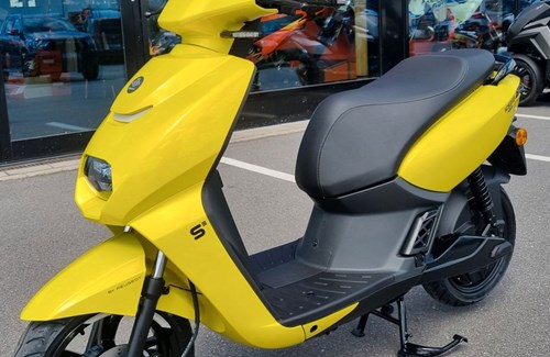 Neumotorrad Peugeot Kisbee SE