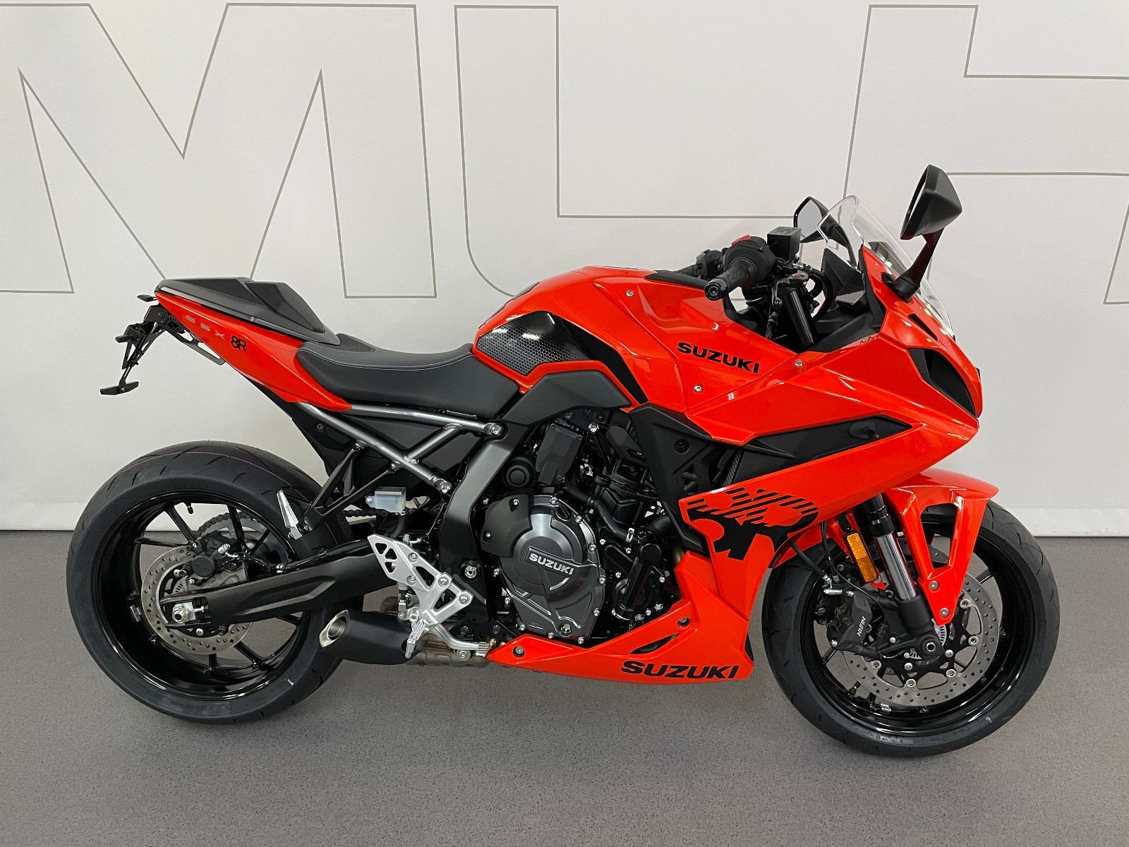 Suzuki GSX-8R Daidai-Iro Power Edition