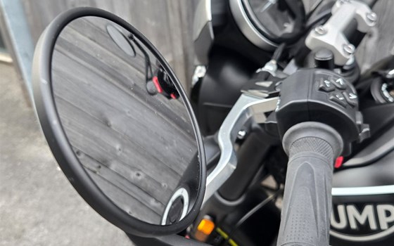 Gebrauchtmotorrad Triumph Trident 660 - Bild 10