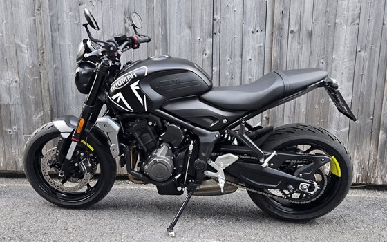 Gebrauchtmotorrad Triumph Trident 660 - Bild 2
