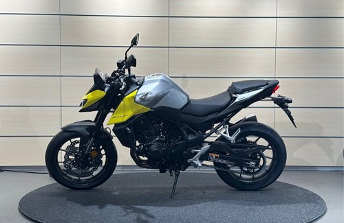 Neumotorrad Honda CB750 Hornet